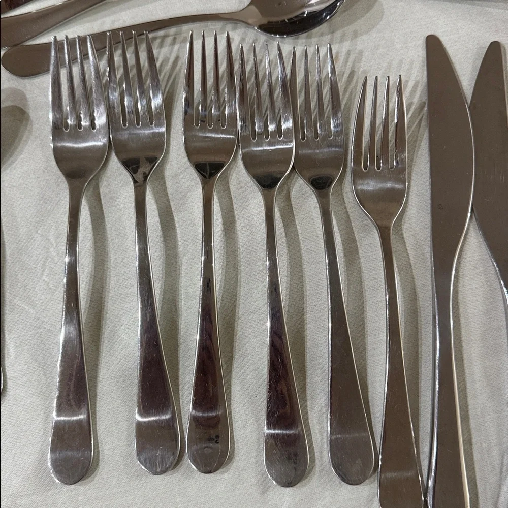 Bed bath and beyond silverware 29 pcs